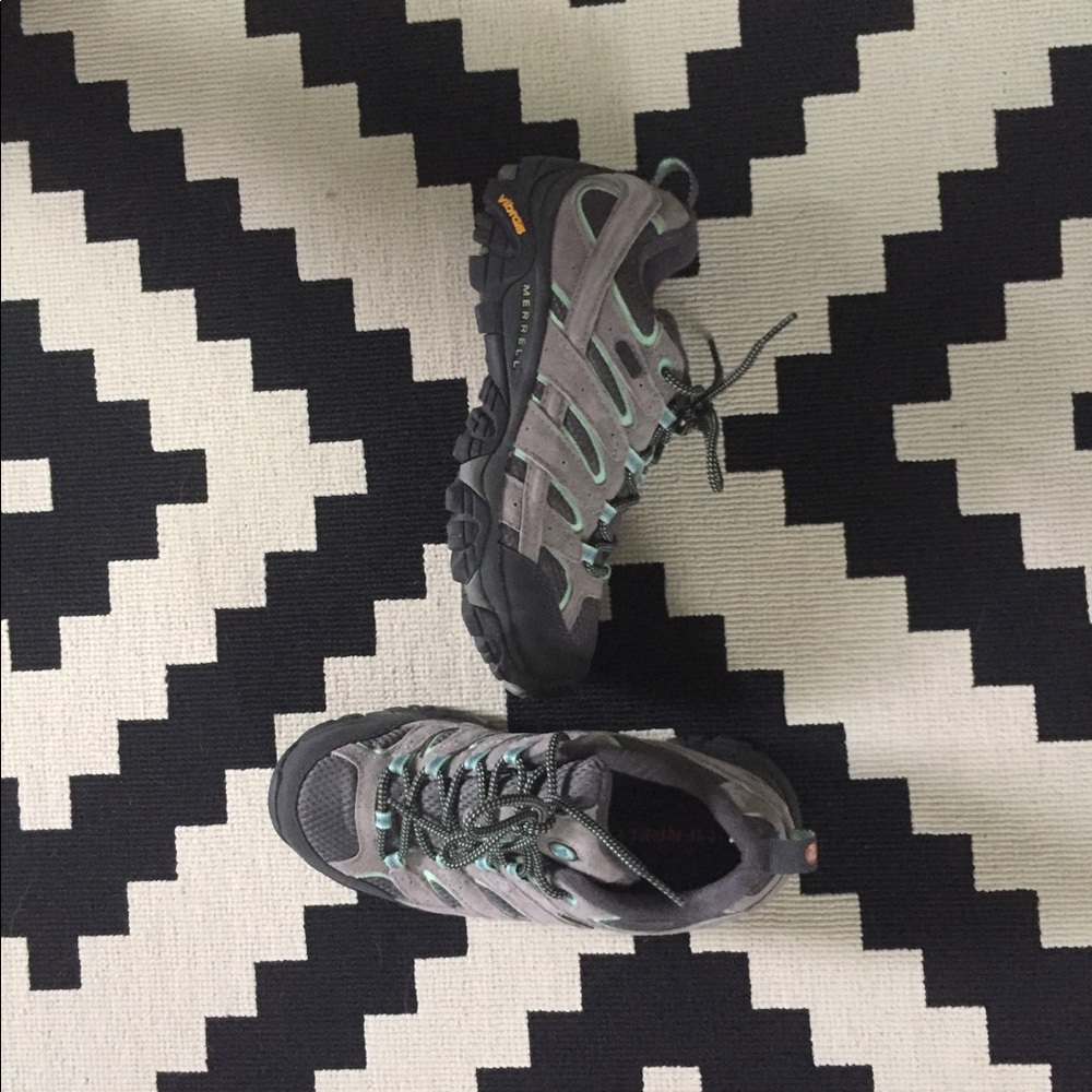 Merrell hiking shoes, only worn twice